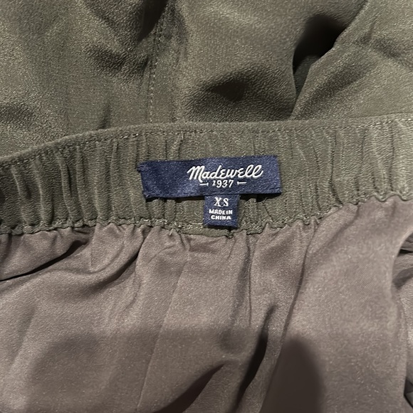Olive green Madewell skirt with elastic waistband. - Picture 3 of 4